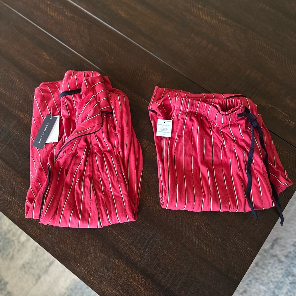 Tommy Hilfiger NWT Hot Pink Women’s Pajama Set